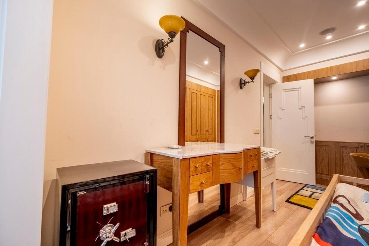 Apartment Spacious Apartment, 1-min To Taksim Square Istanbul
