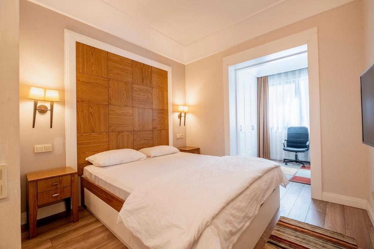 Apartment Spacious Apartment, 1-min To Taksim Square *