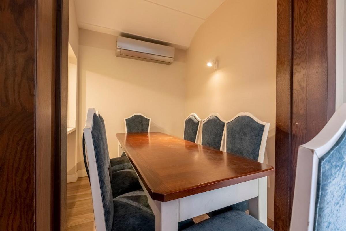 Apartment Spacious Apartment, 1-min To Taksim Square *