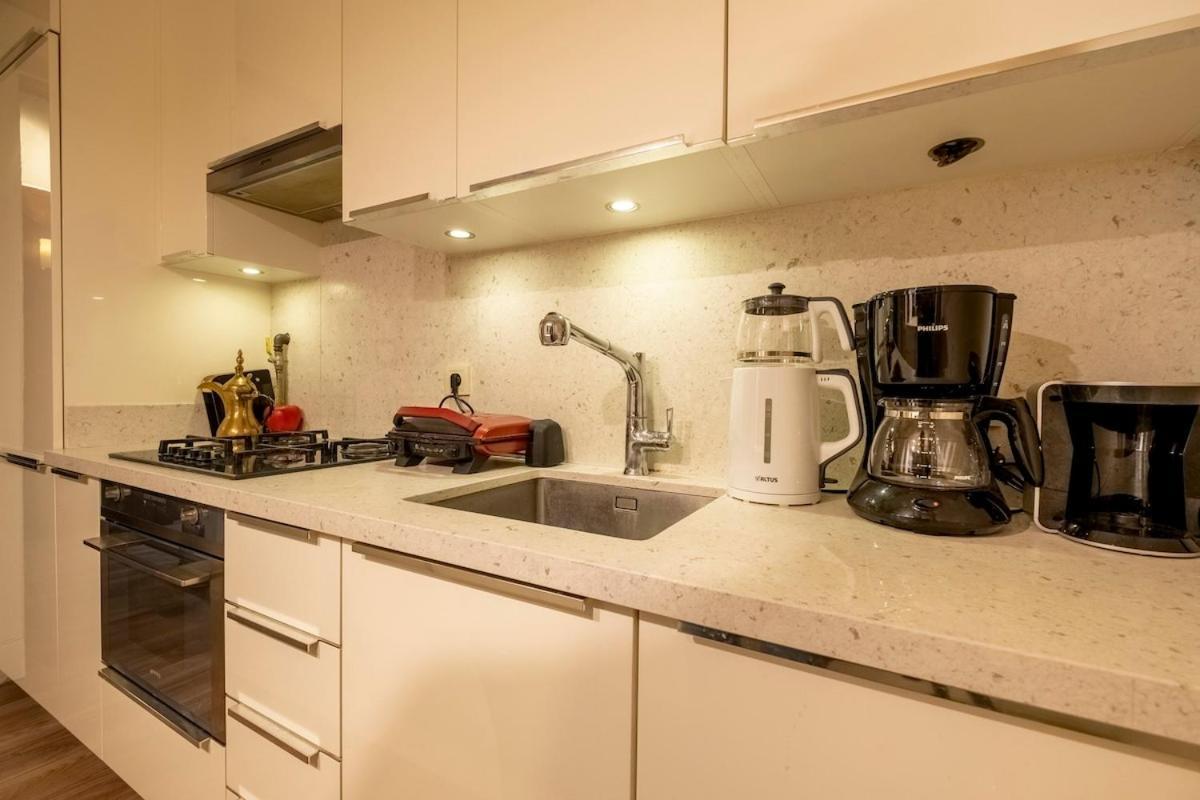 Apartment Spacious Apartment, 1-min To Taksim Square *
