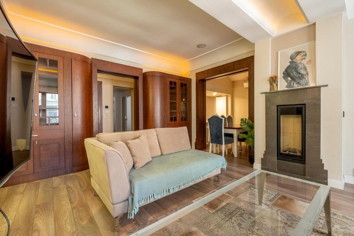 Spacious Apartment, 1-min To Taksim Square * Istanbul