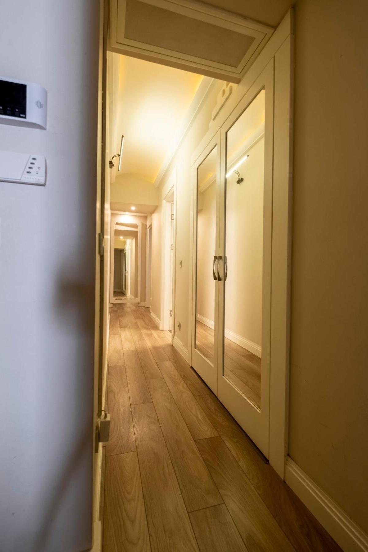 Spacious Apartment, 1-min To Taksim Square Apartment