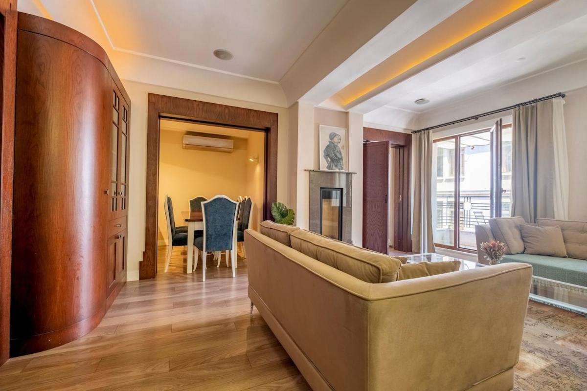Spacious Apartment, 1-min To Taksim Square *
