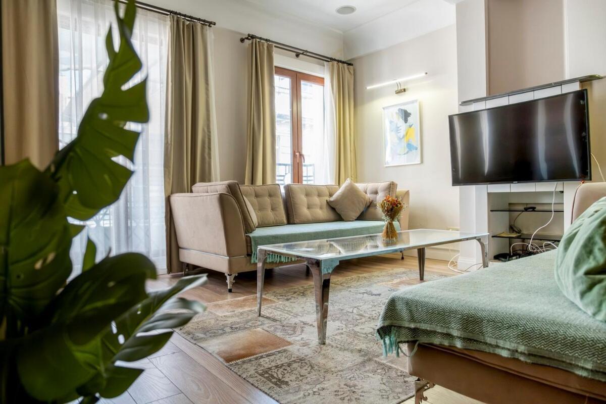 Spacious Apartment, 1-min To Taksim Square Apartment