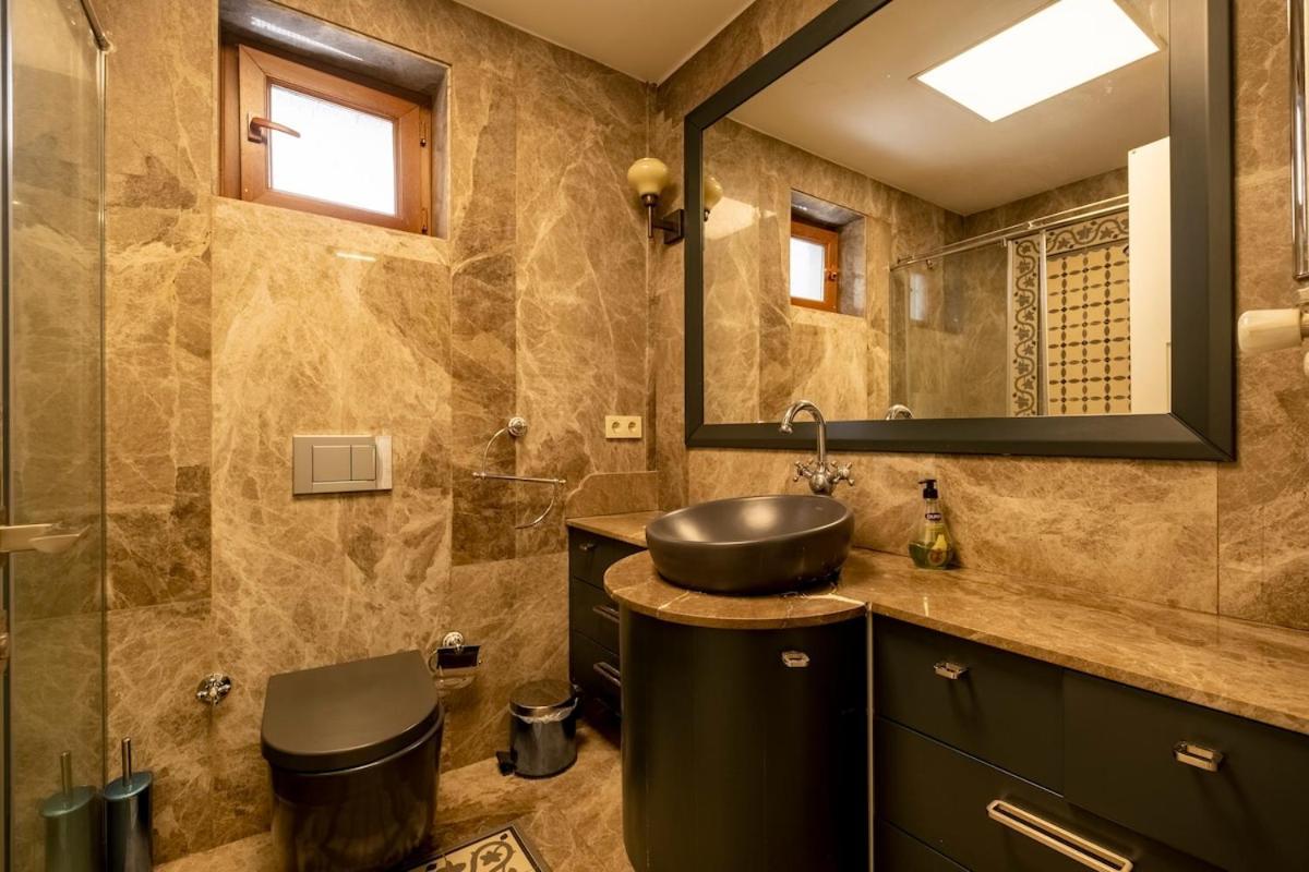 Spacious Apartment, 1-min To Taksim Square * Istanbul