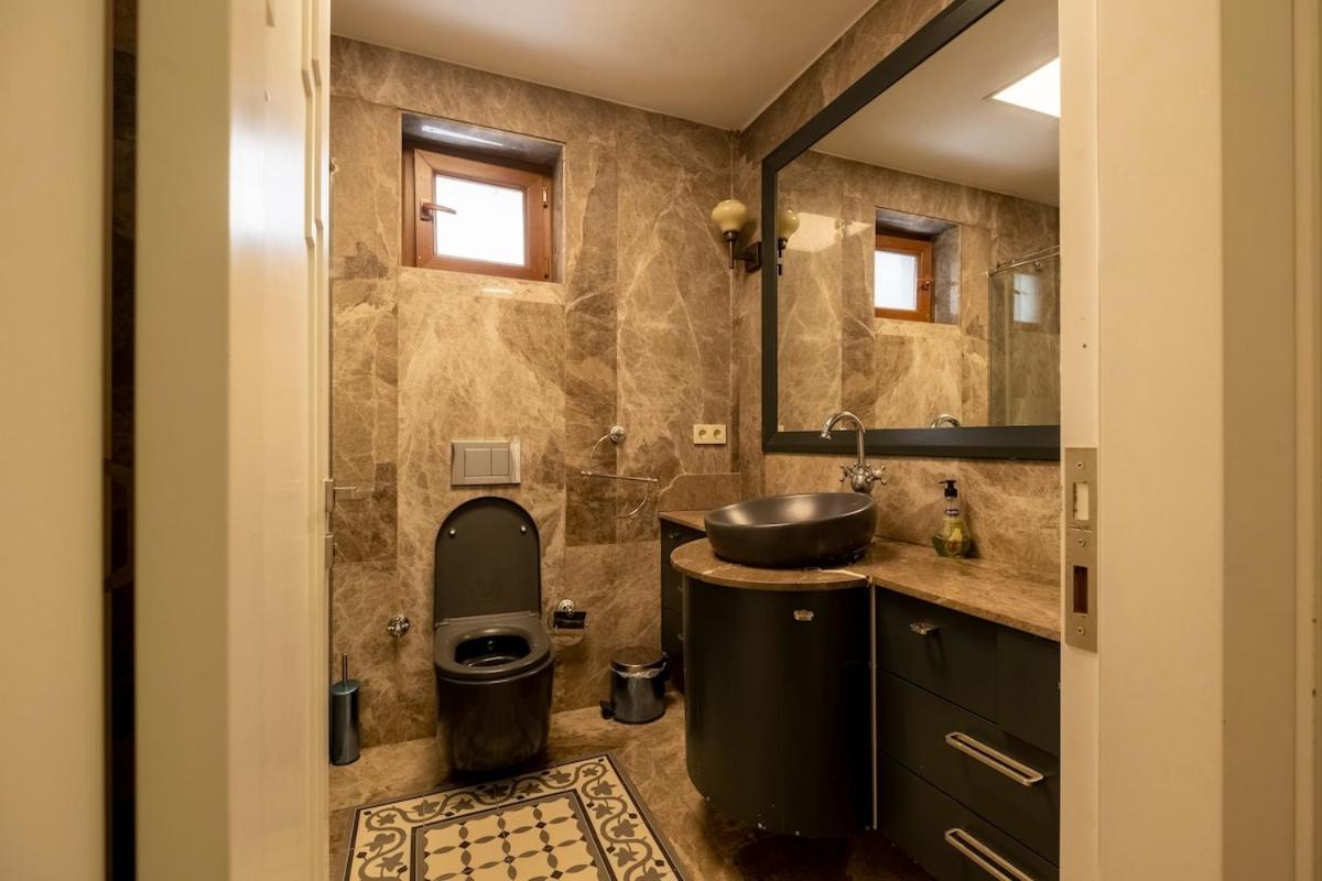 Spacious Apartment, 1-min To Taksim Square Apartment Istanbul