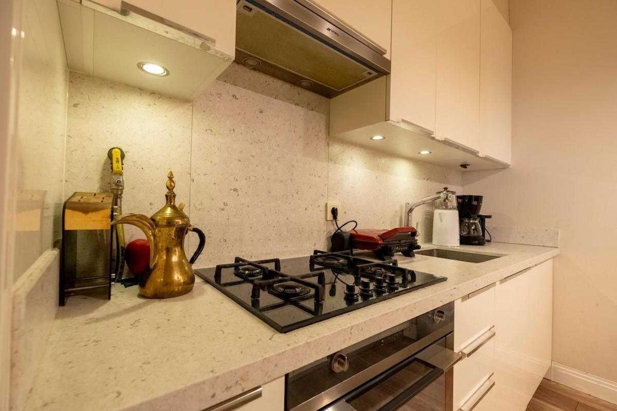 Apartment Spacious Apartment, 1-min To Taksim Square Istanbul