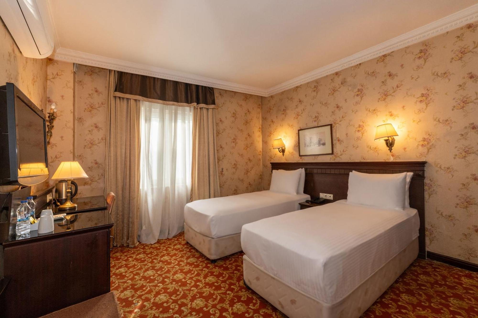 Hotel Pera Rose &