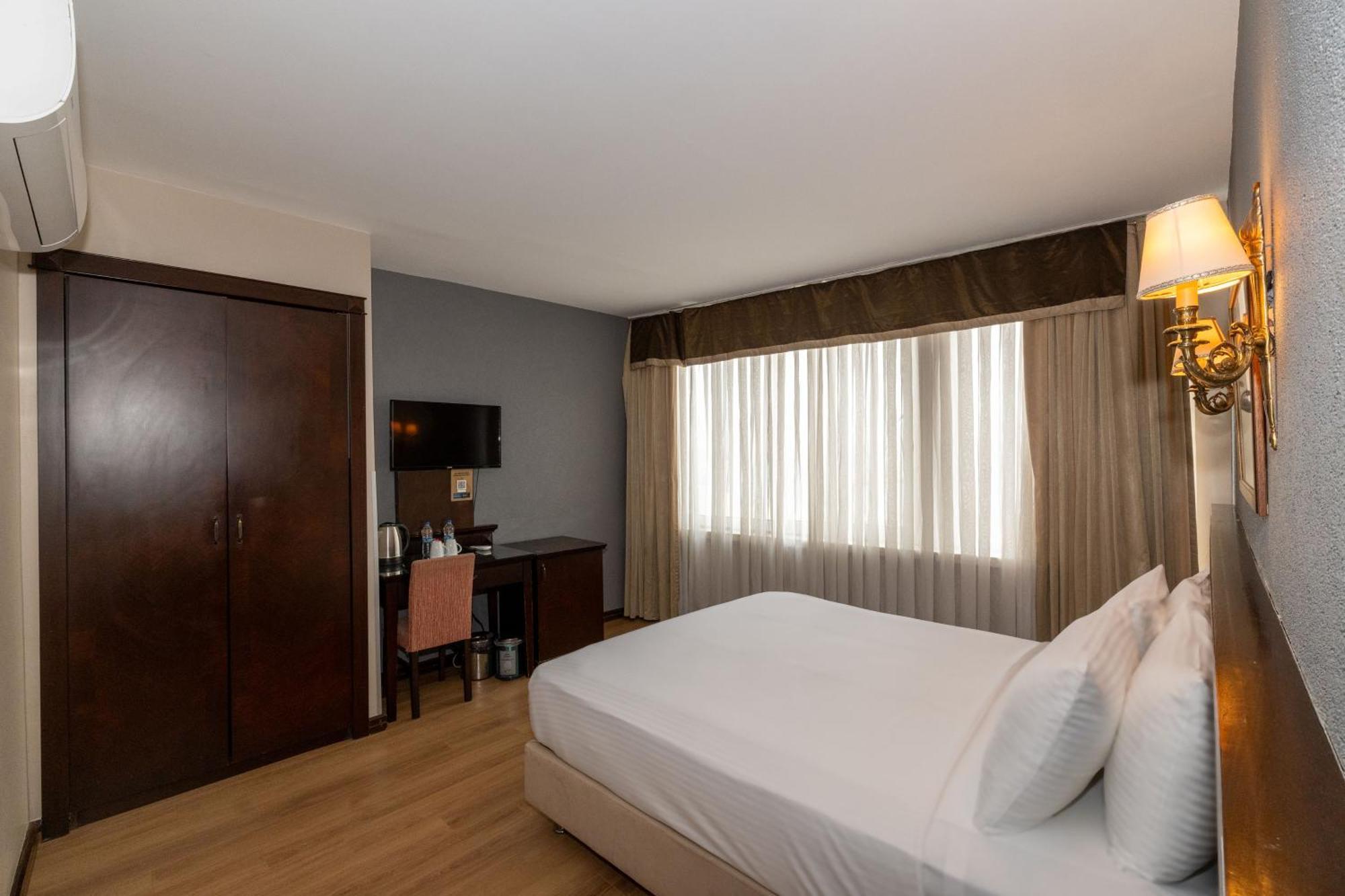 Hotel Pera Rose &