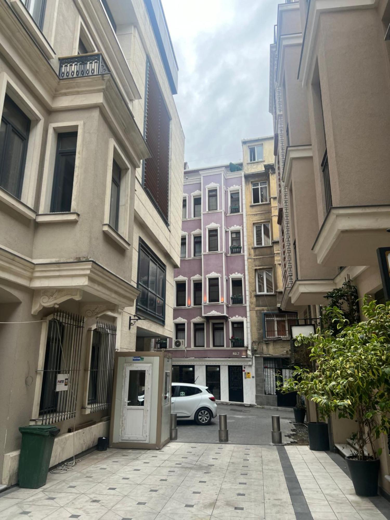 Taksim Cmlm İstanbul