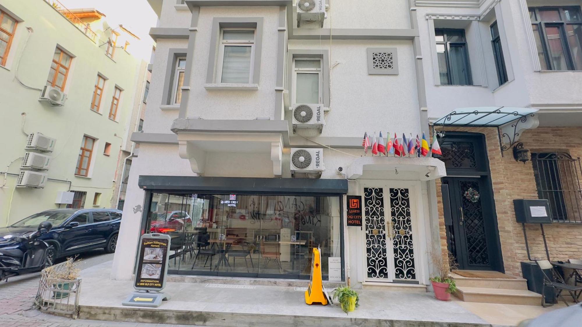 Otel La Old 3*
