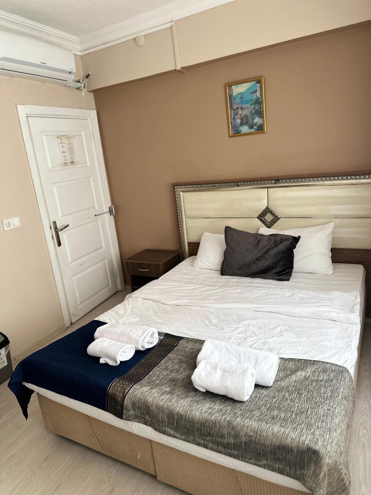 Sultana Premier Hotel *