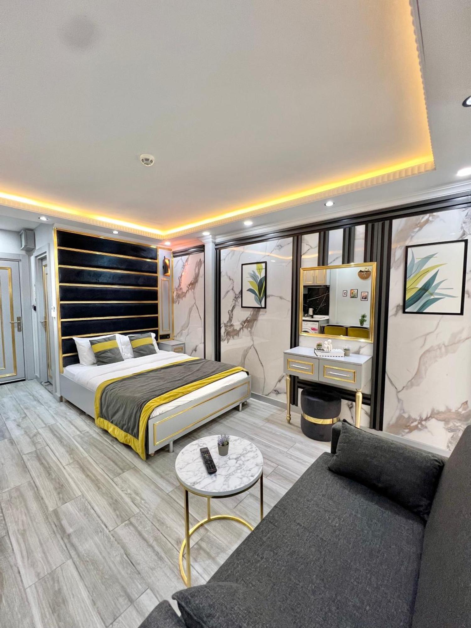 Taksim Larissa *