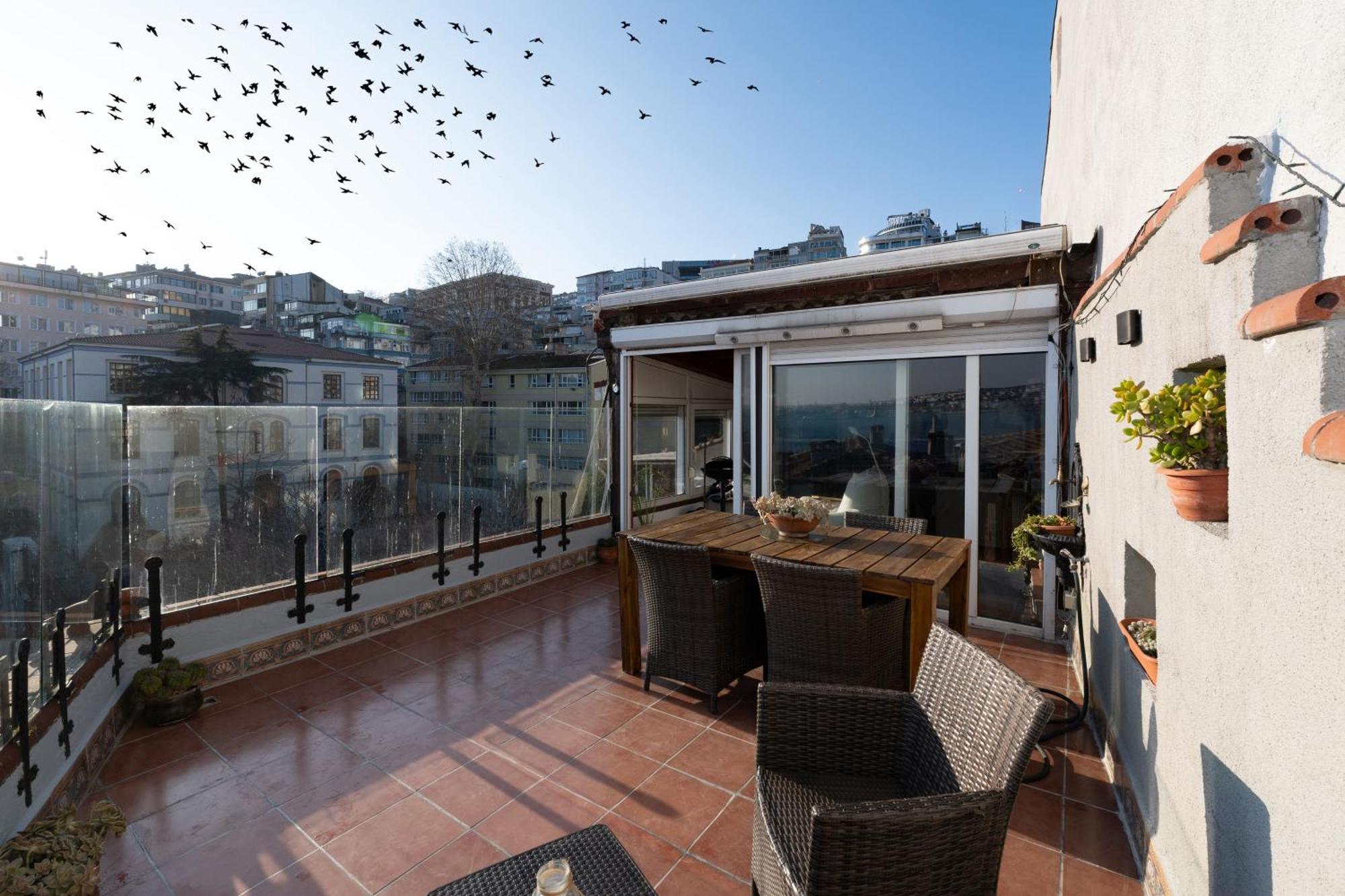 Bosphorus View-airport Shutle-high Speed Wifi-private Parking Istanbul