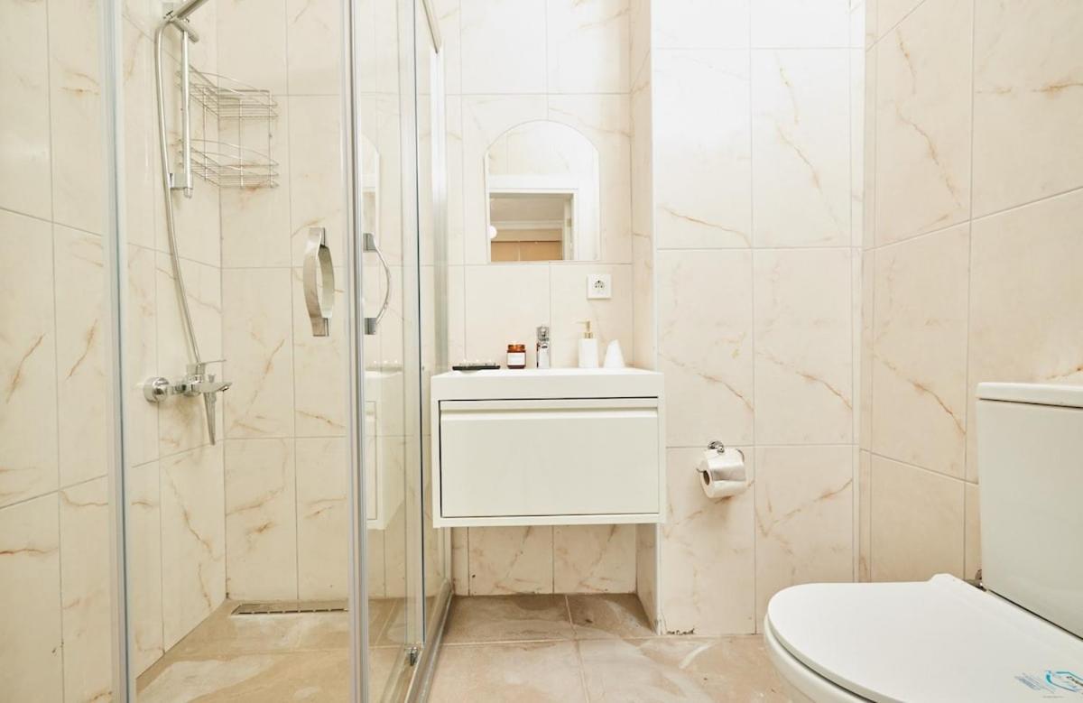 Stunning 3br 3bathroom 3ac Near Metro D1 *