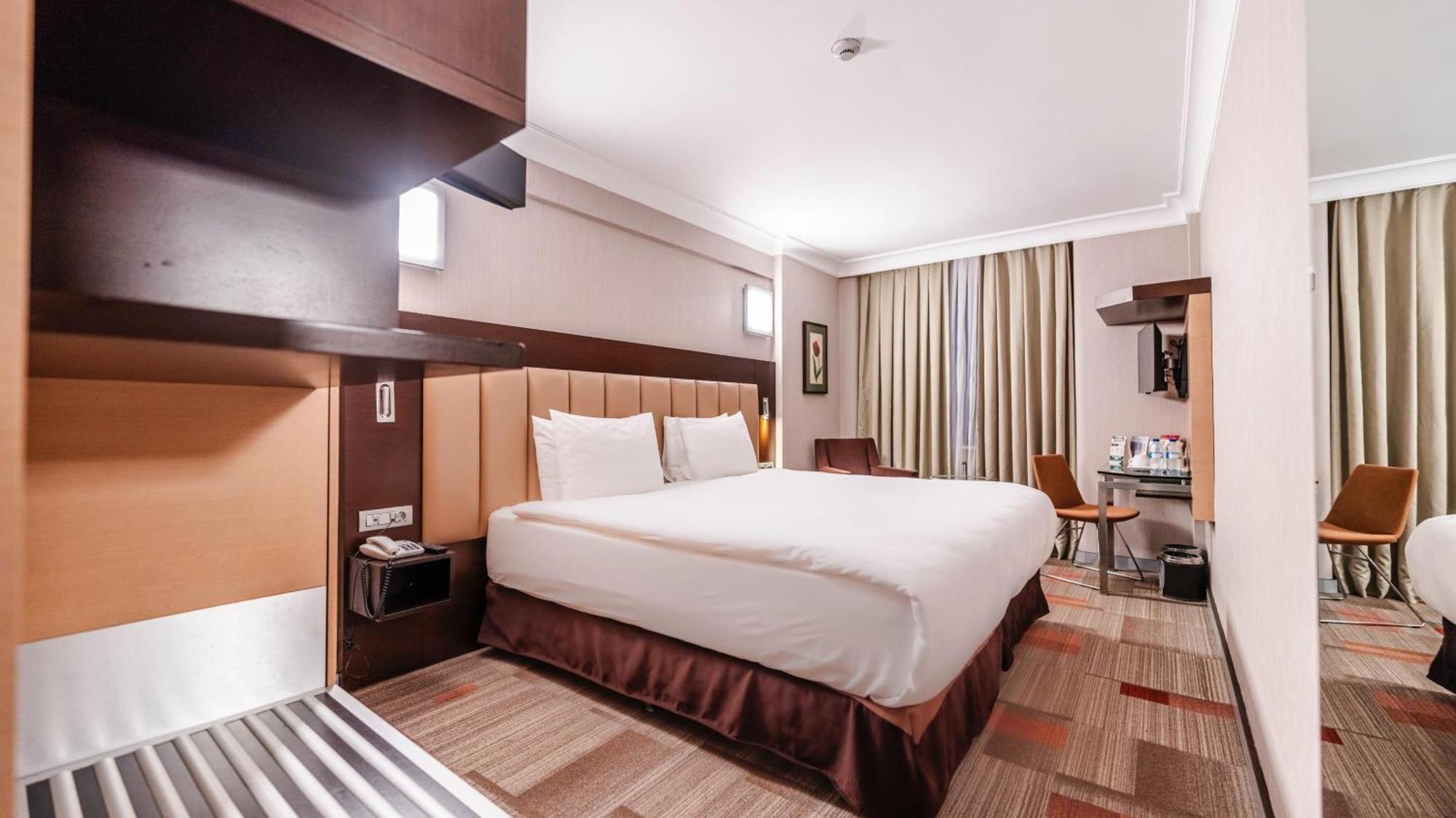 Hotel Lamartine 4*
