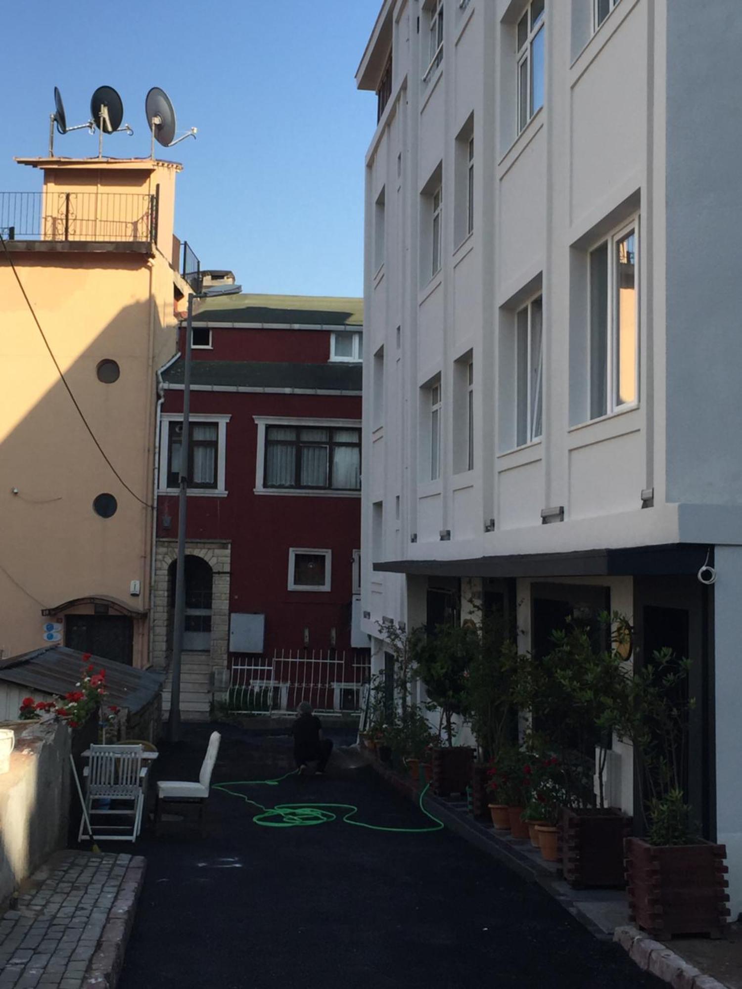 Spinel - Old Hotel
