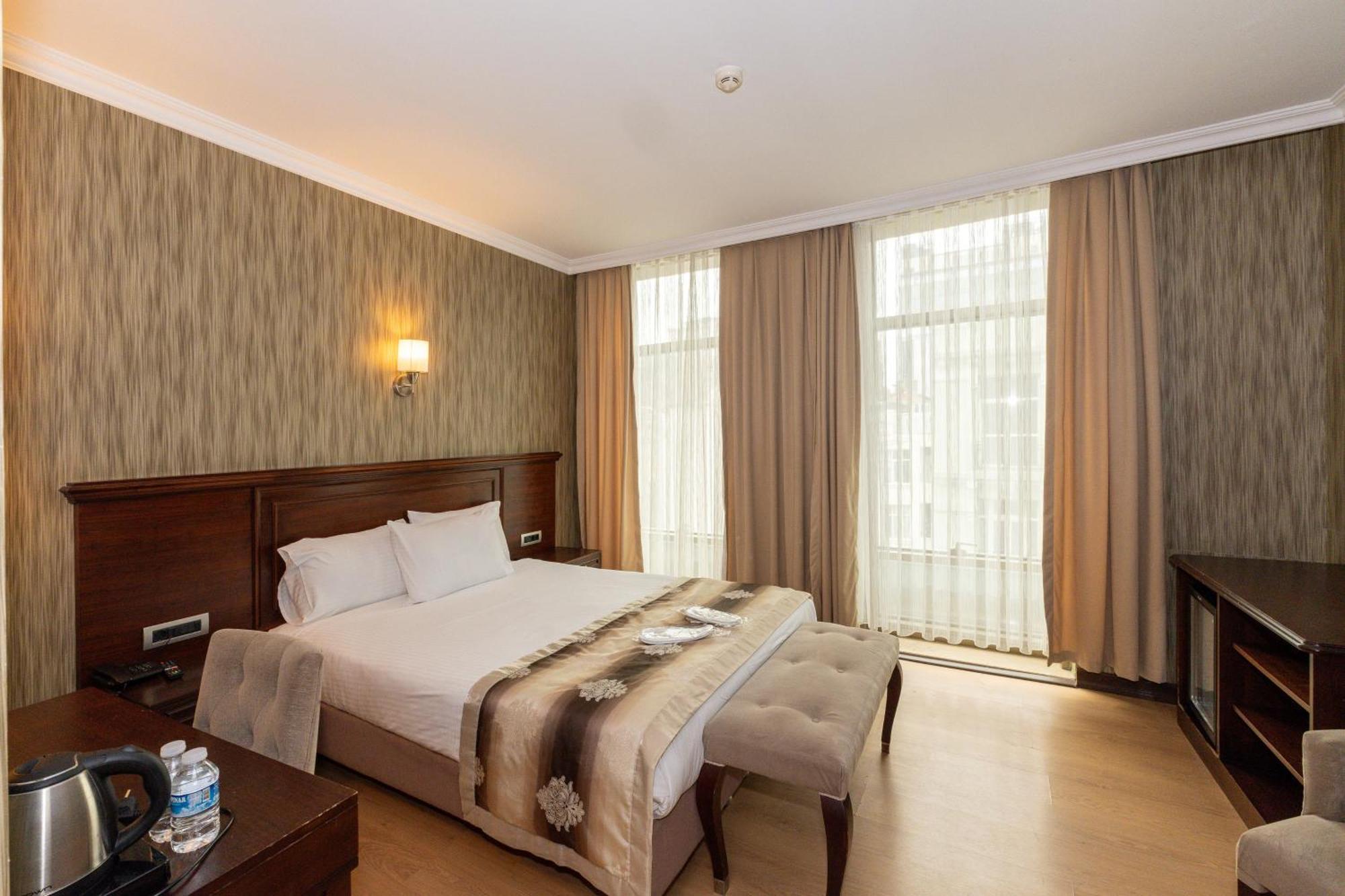 Crestium Taksim Prive & Hotel Istanbul