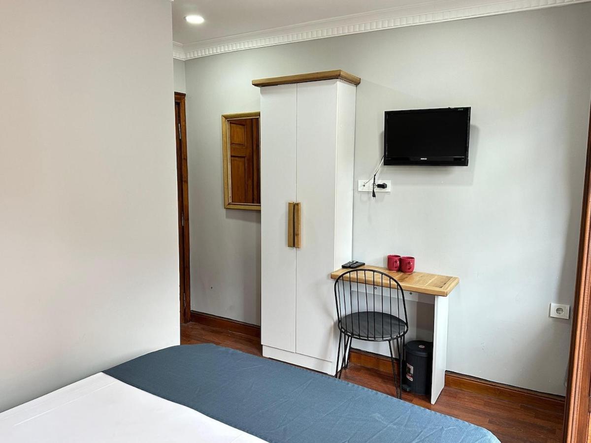 Perahomes Wooden Flat With Small Balcony Apartment