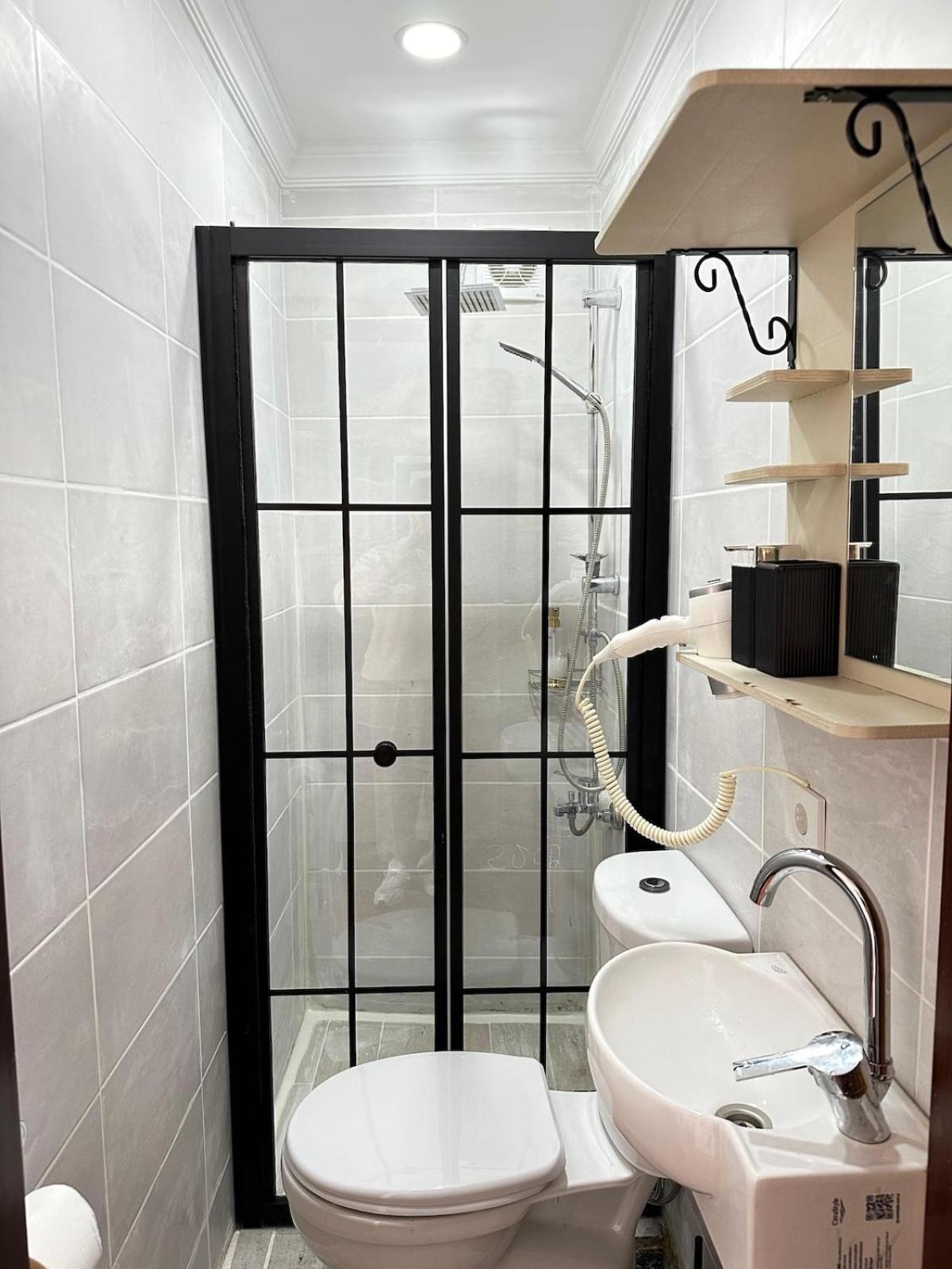 Apartment Perahomes Wooden Flat With Small Balcony