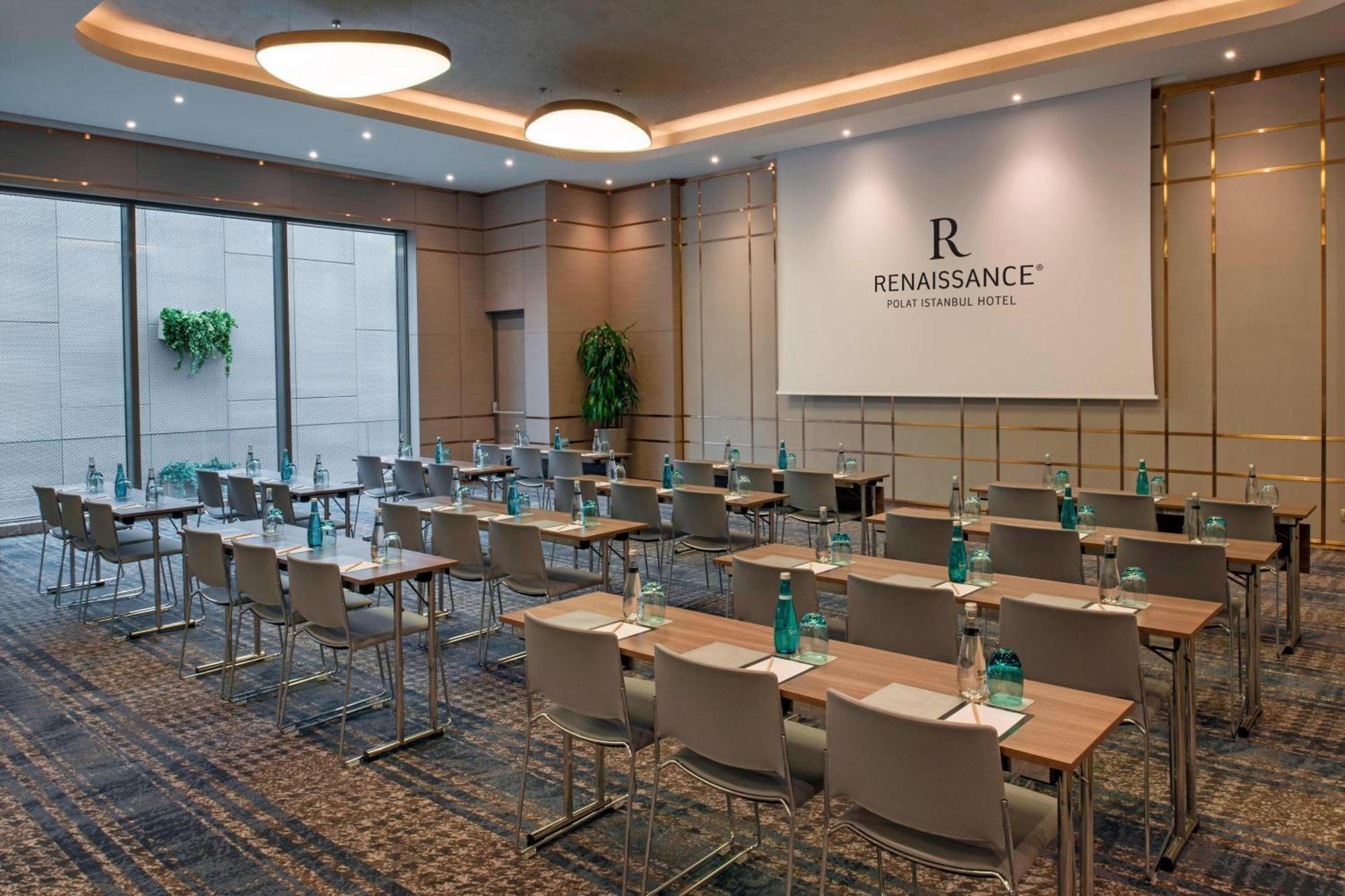 Hotel Renaissance Polat