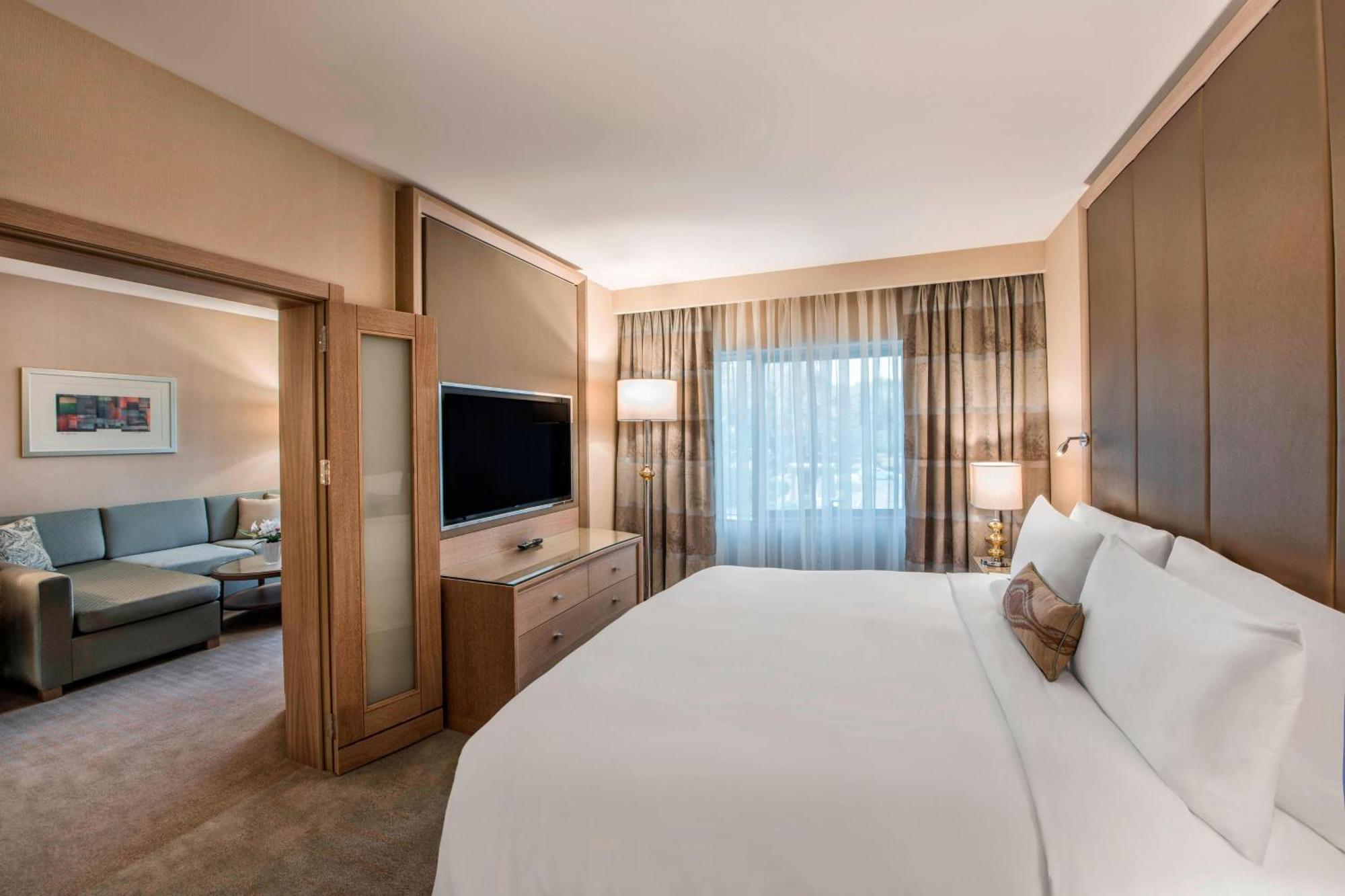 Renaissance Polat Hotel 5*