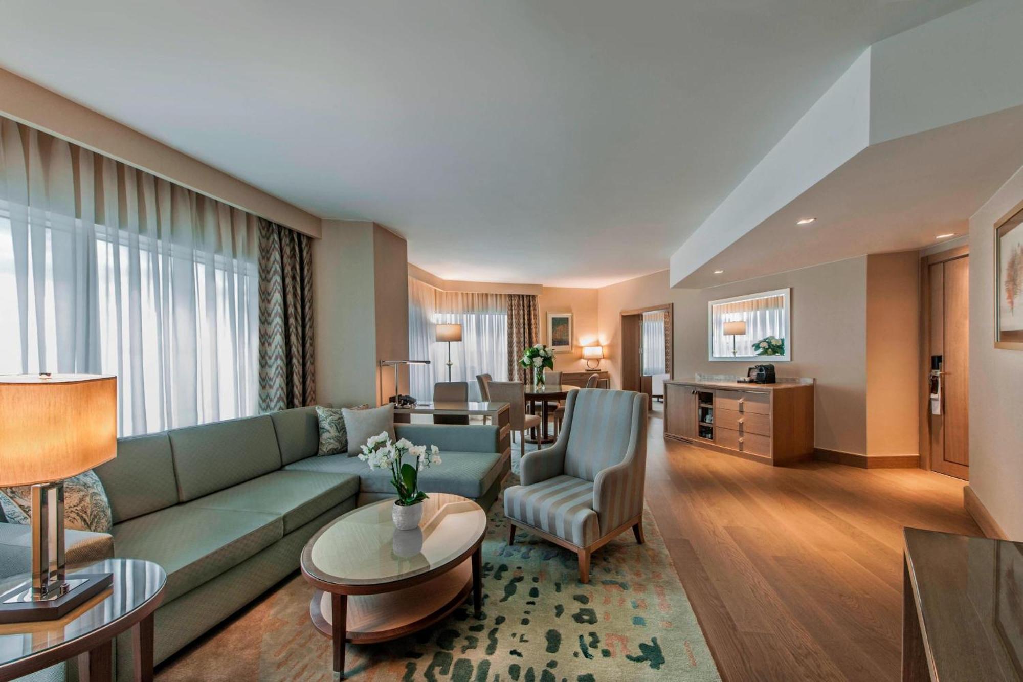 Renaissance Polat Hotel