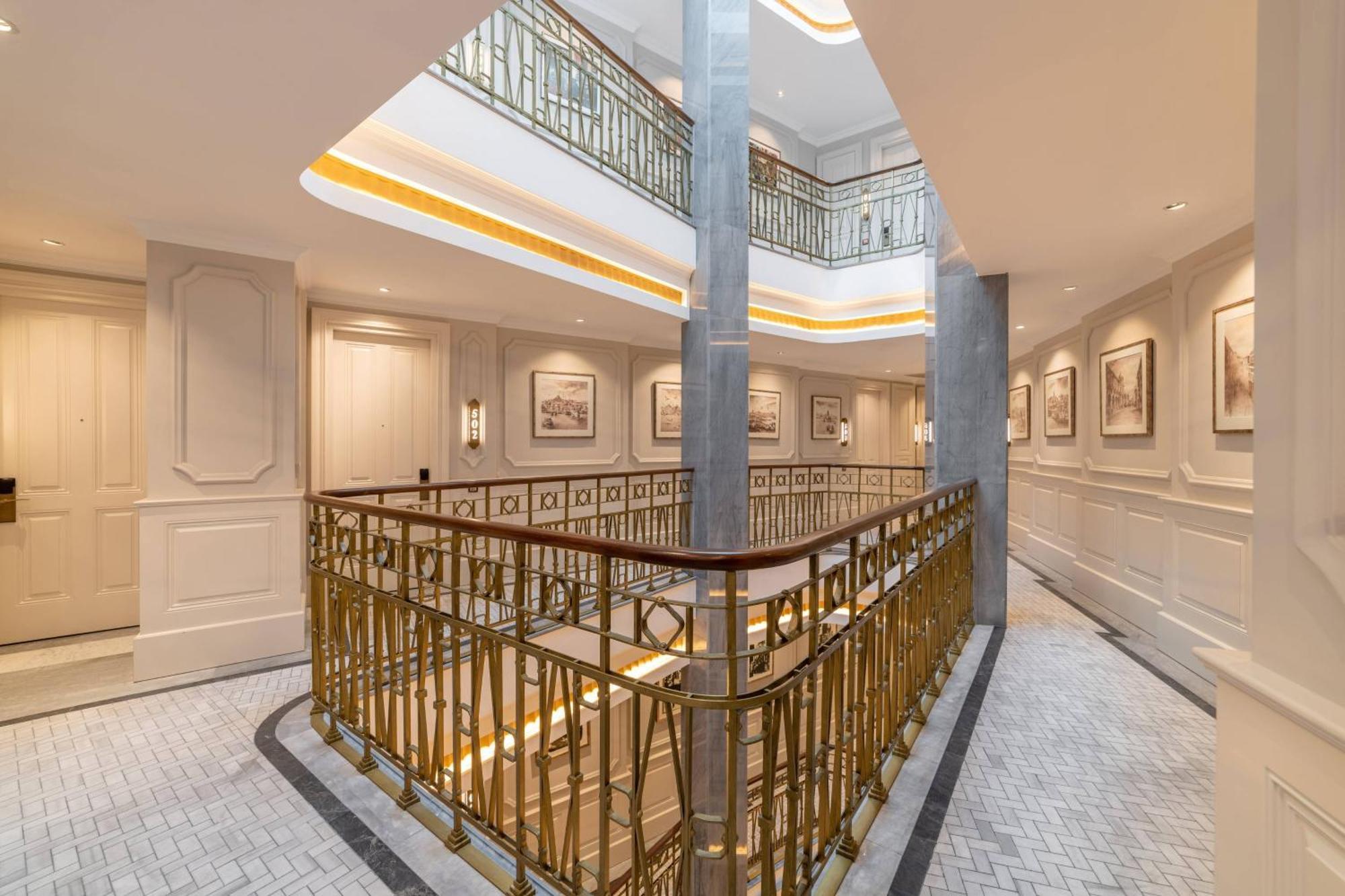Orientbank Istanbul, Autograph Collection