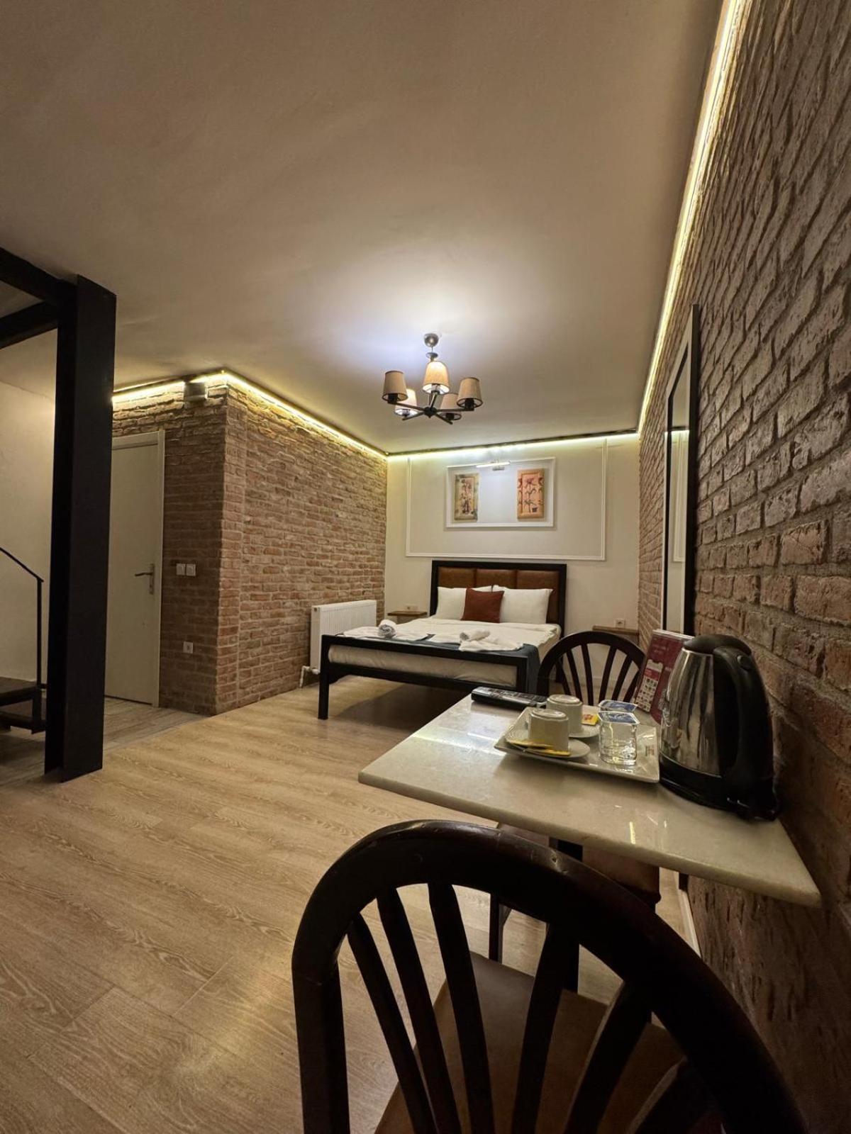 Volra Hotel