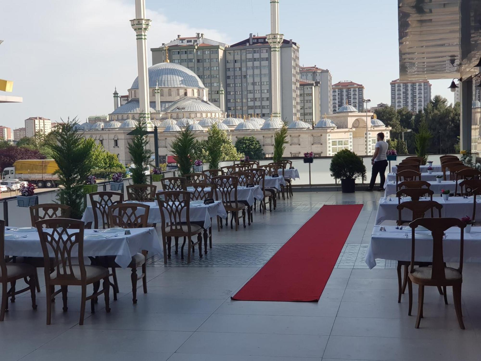 Sarissa Hotel 4*