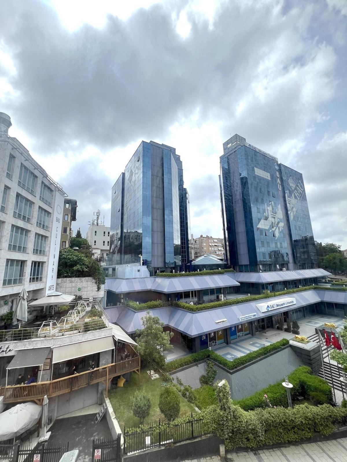 Modern 2-br Near Yildiz Metro Station Apartment