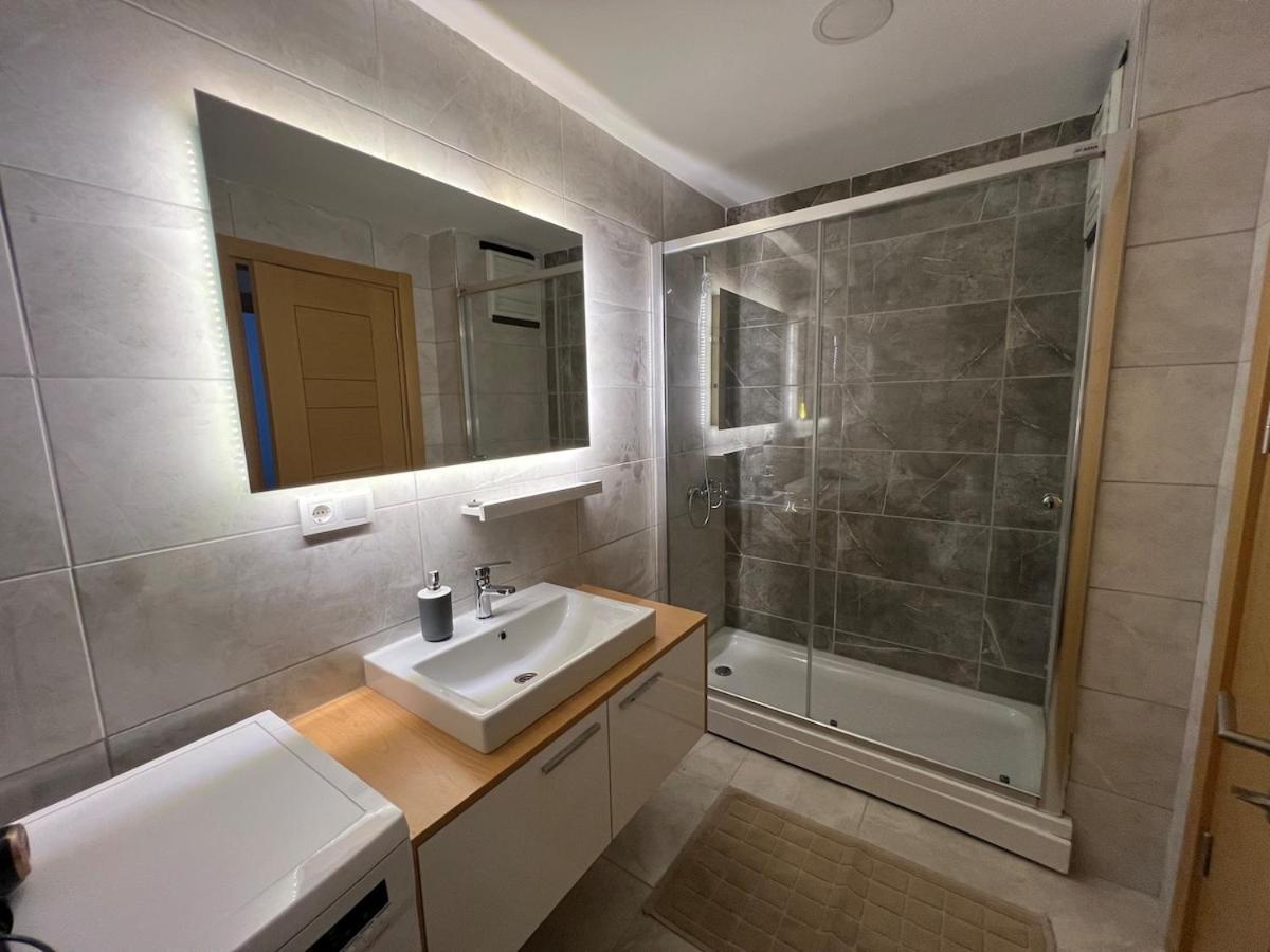 Luxury Designed Comfortable 2 & 1 Living Free Parking Garaj Apartment Istanbul