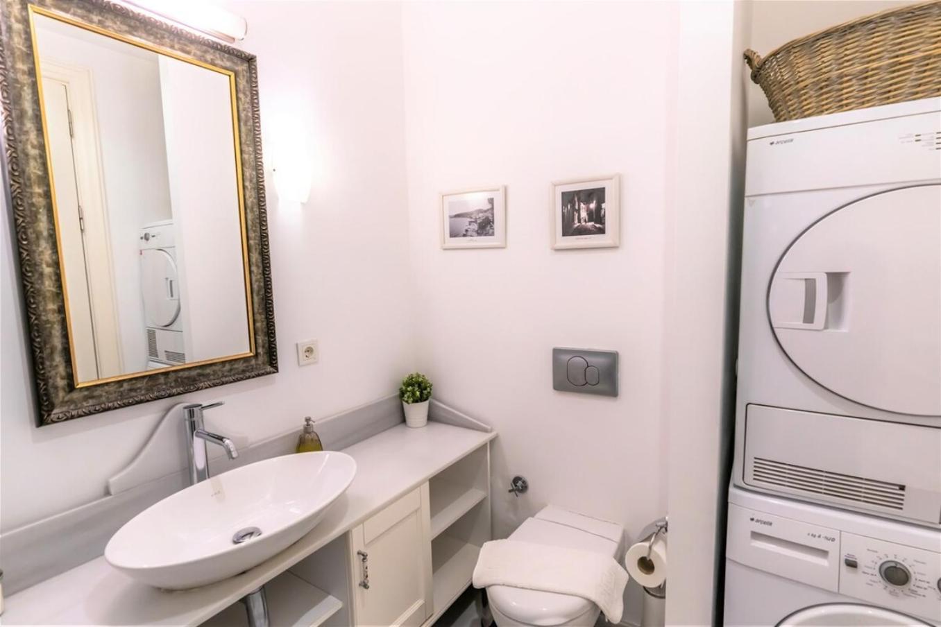 Designer 1-bdr In Trendy Neighborhood Apartment Istanbul