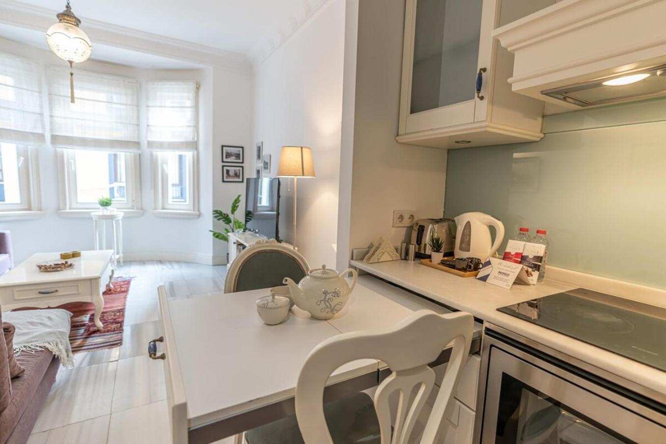 Designer 1-bdr In Trendy Neighborhood Apartment