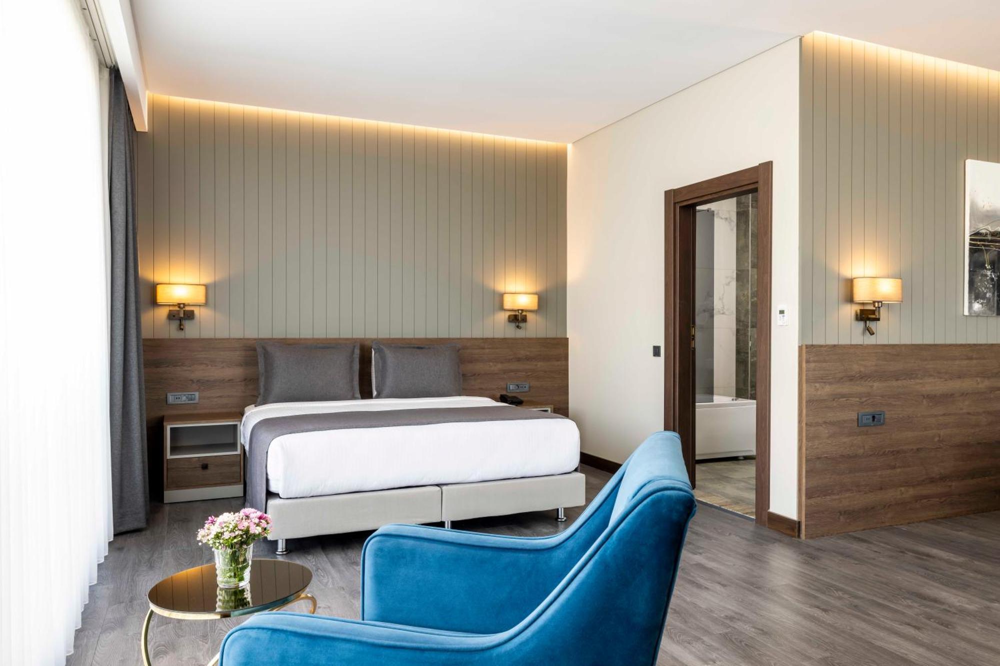 Hotel Ezkar Bathonea Art 4*