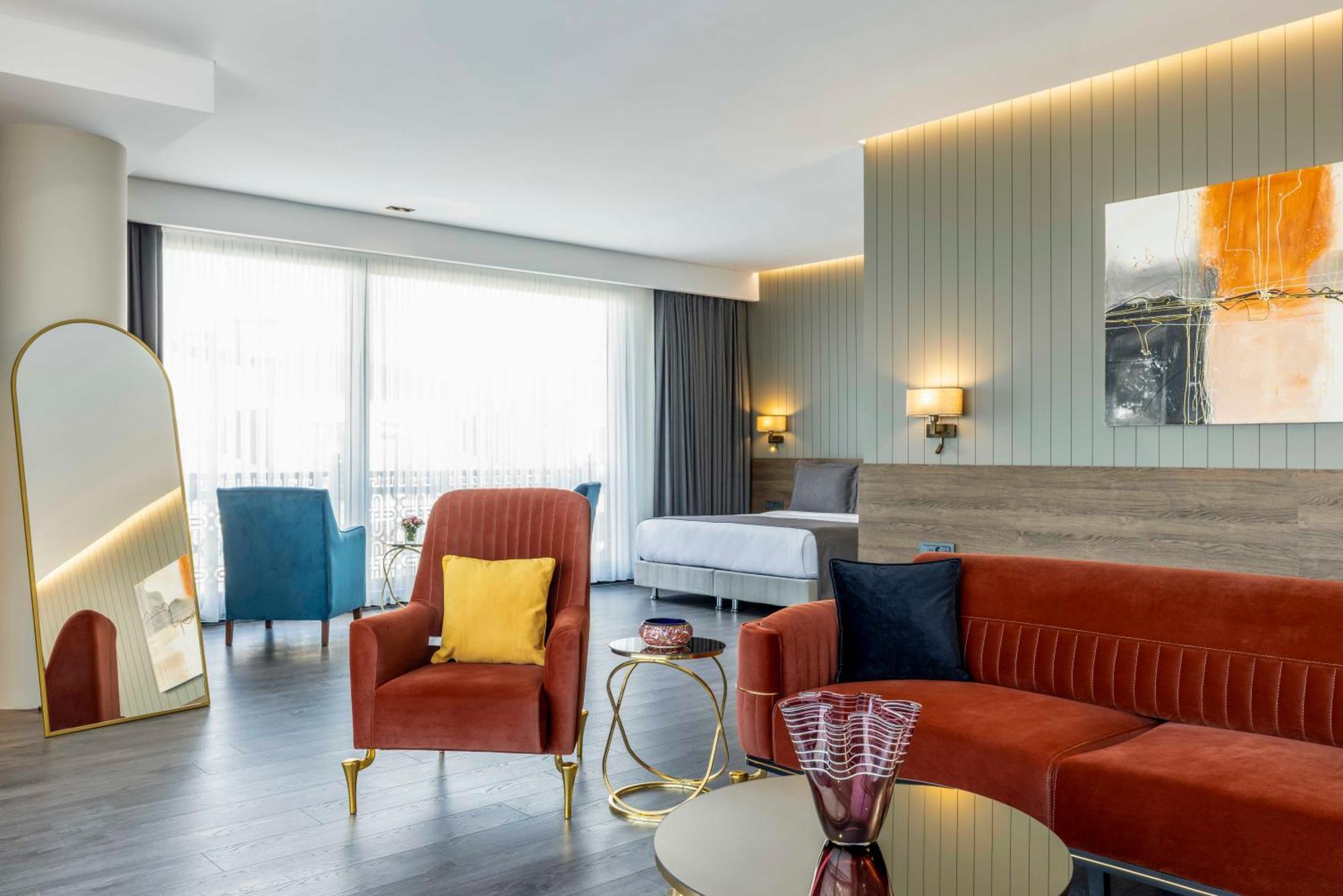 Ezkar Bathonea Art Istanbul