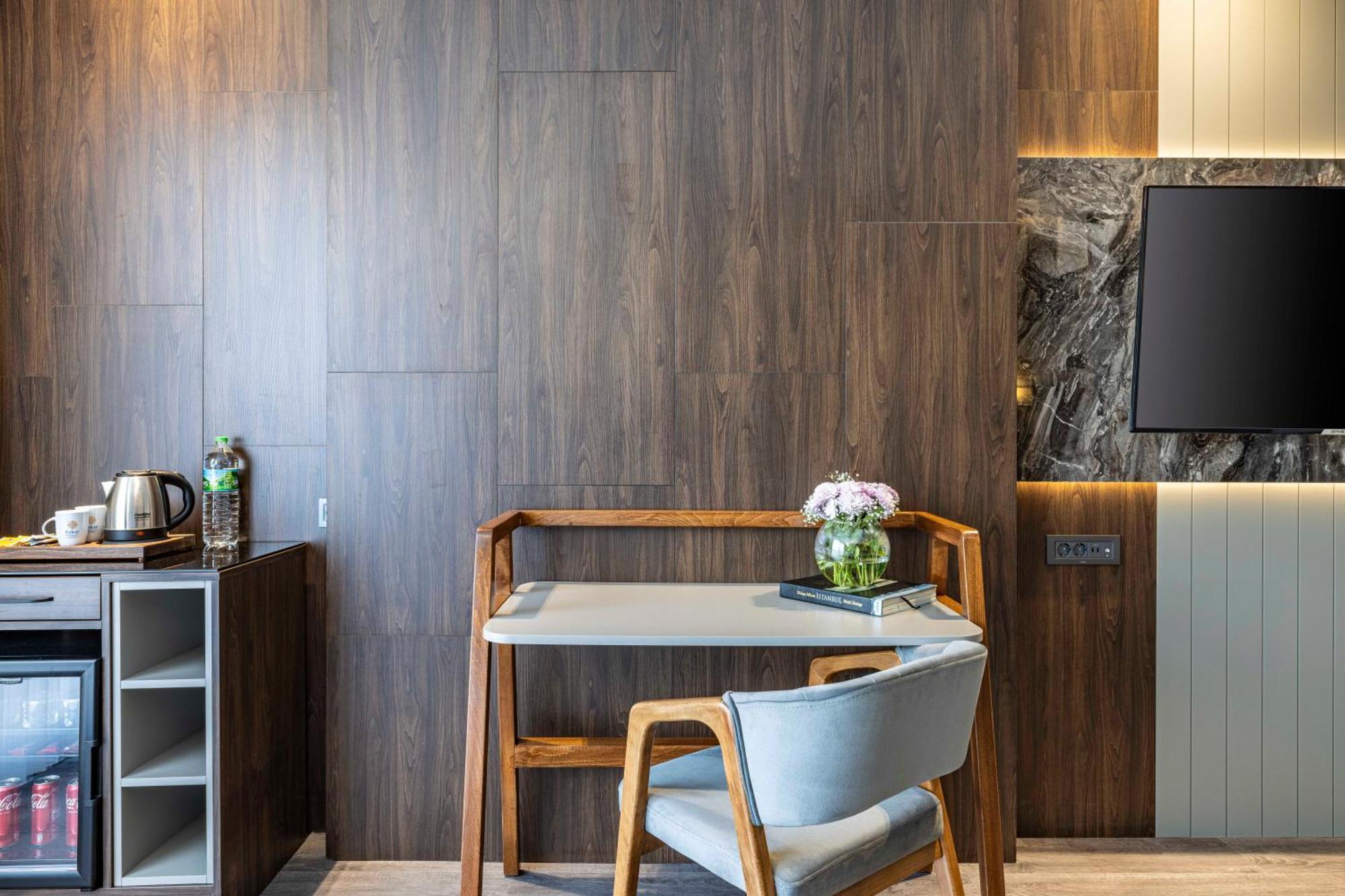 Hotel Ezkar Bathonea Art