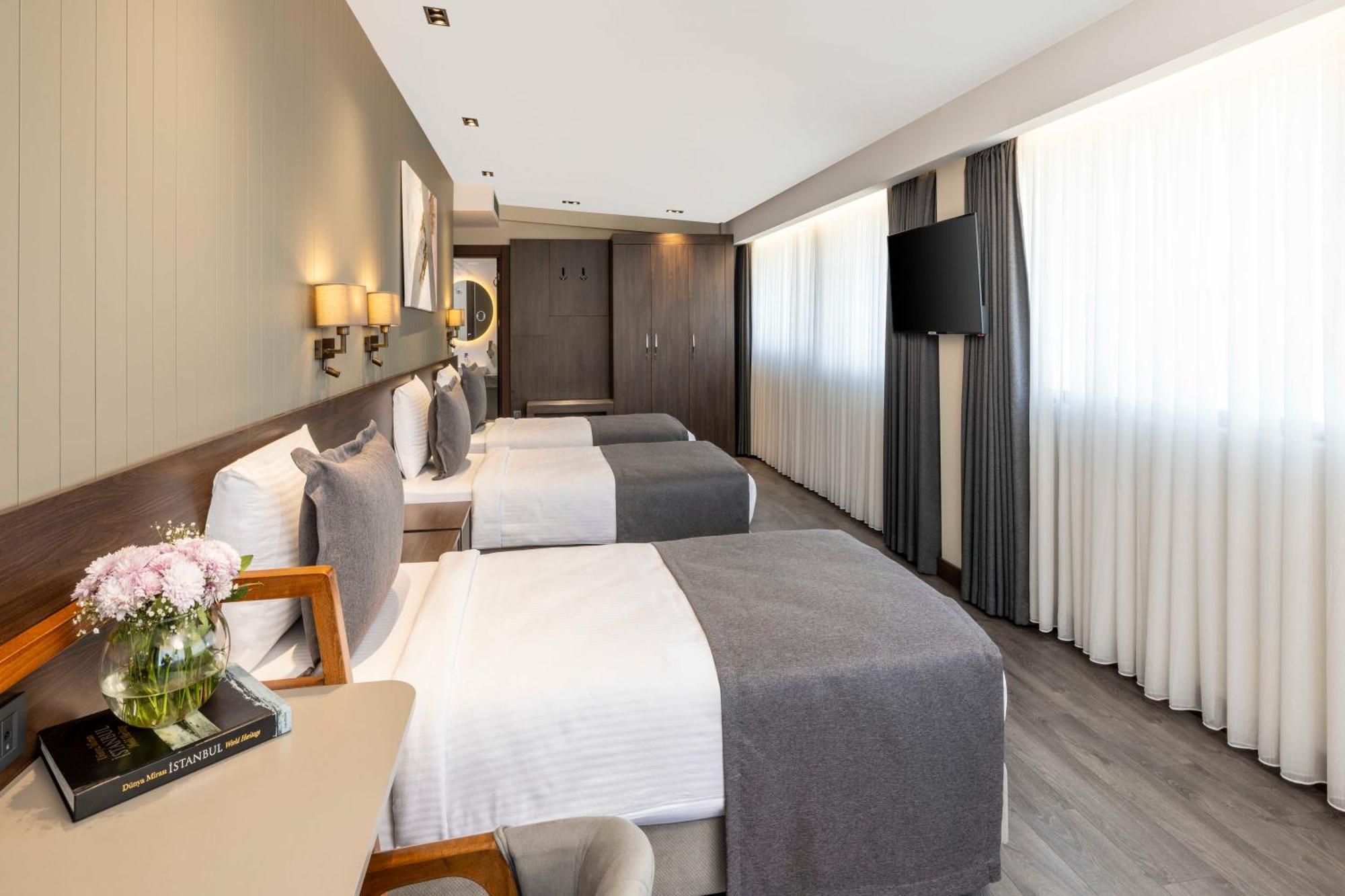 Ezkar Bathonea Art Hotel 4*