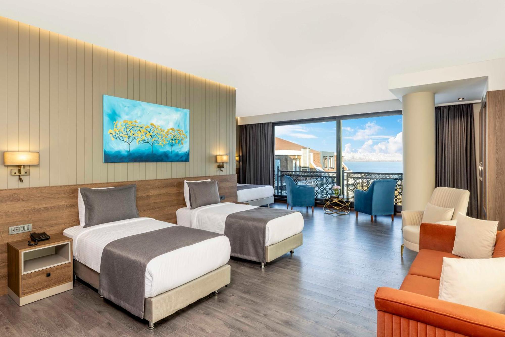 Ezkar Bathonea Art Hotel 4*