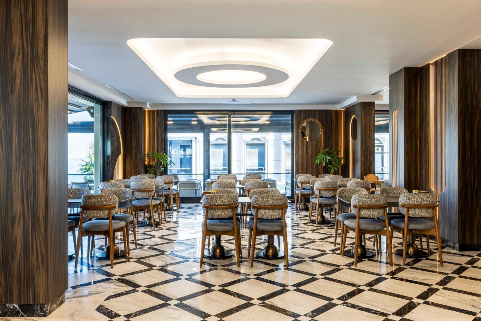 Hotel Ezkar Bathonea Art 4*