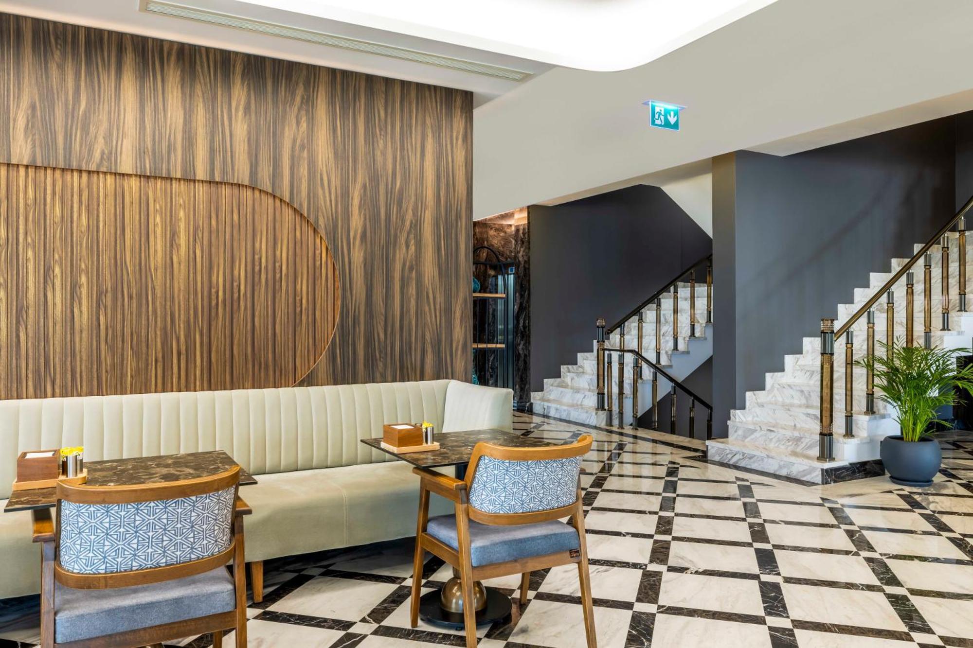 Ezkar Bathonea Art Hotel Istanbul