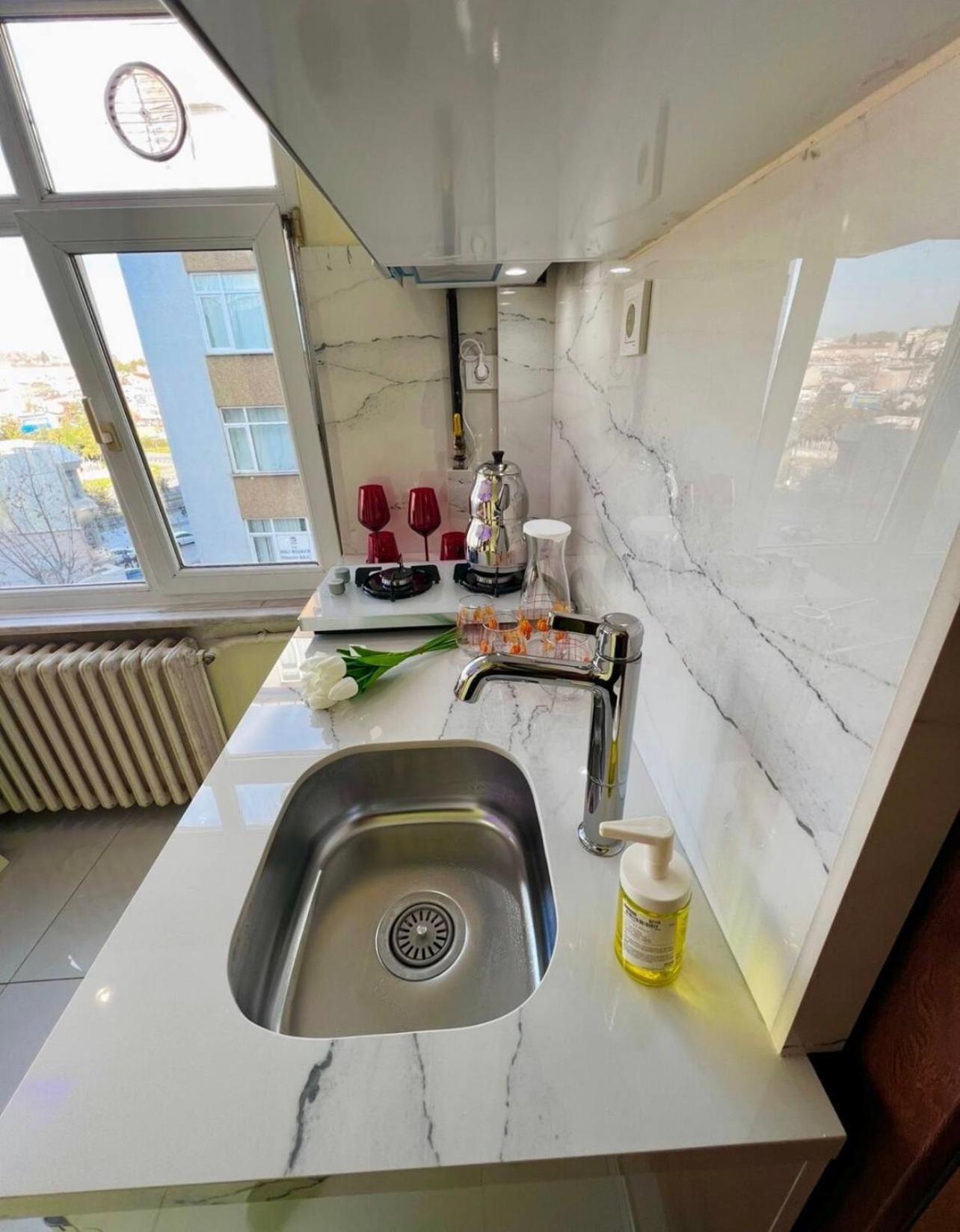 Istanbulun Kral Dairesi Asansoerlue Ve 2 Klimali Istanbul