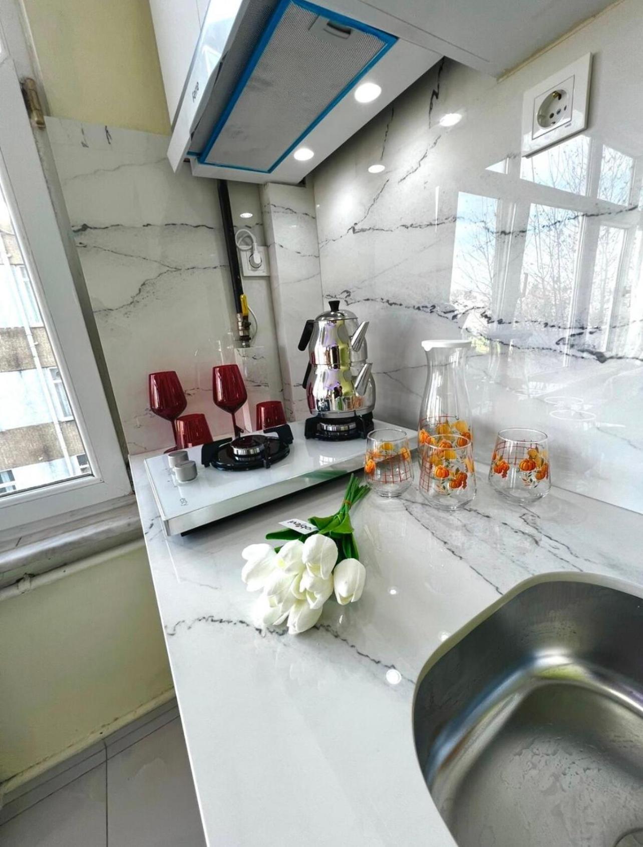 Istanbulun Kral Dairesi Asansoerlue Ve 2 Klimali Apartment