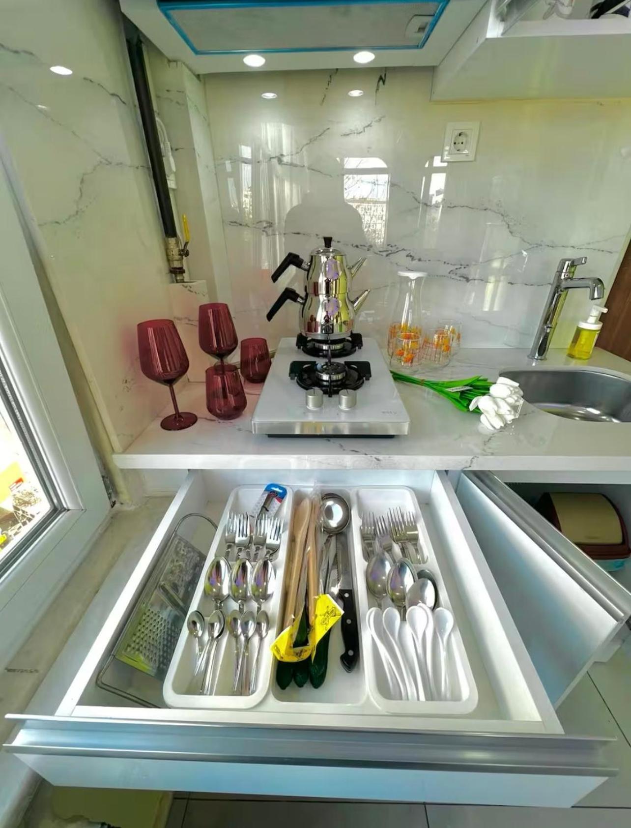 Apartment Istanbulun Kral Dairesi Asansoerlue Ve 2 Klimali