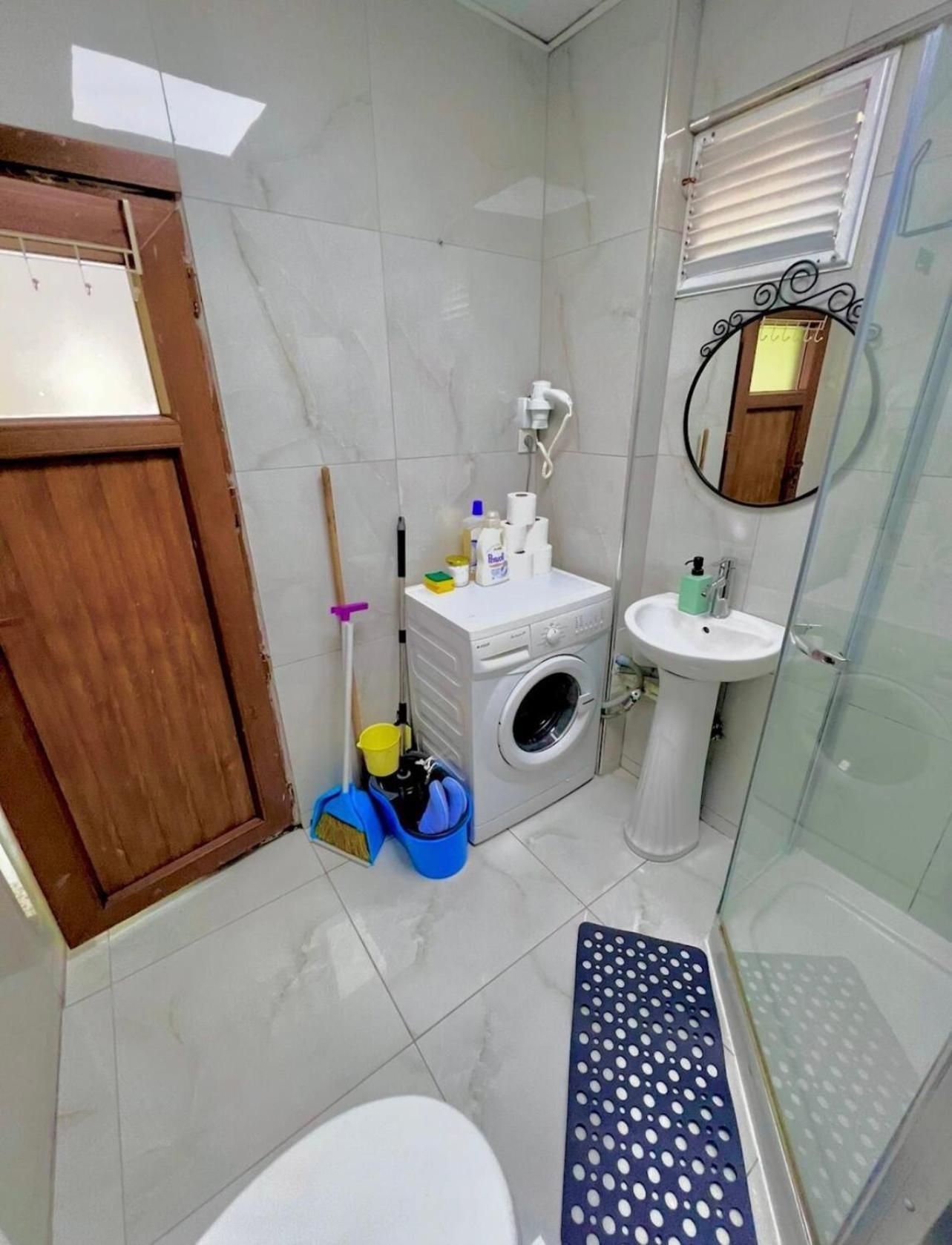 Istanbulun Kral Dairesi Asansoerlue Ve 2 Klimali Apartment