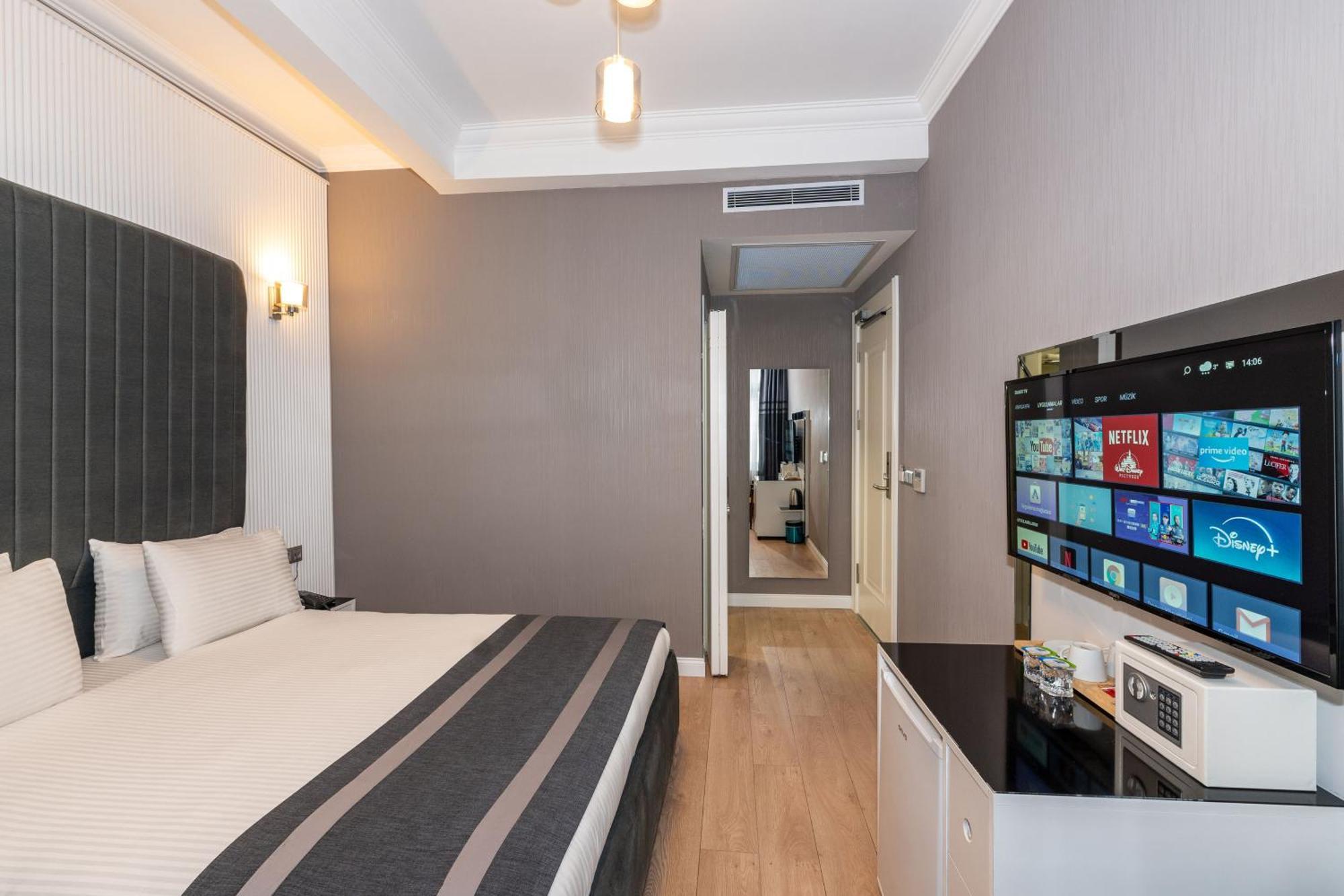Hotel The Now