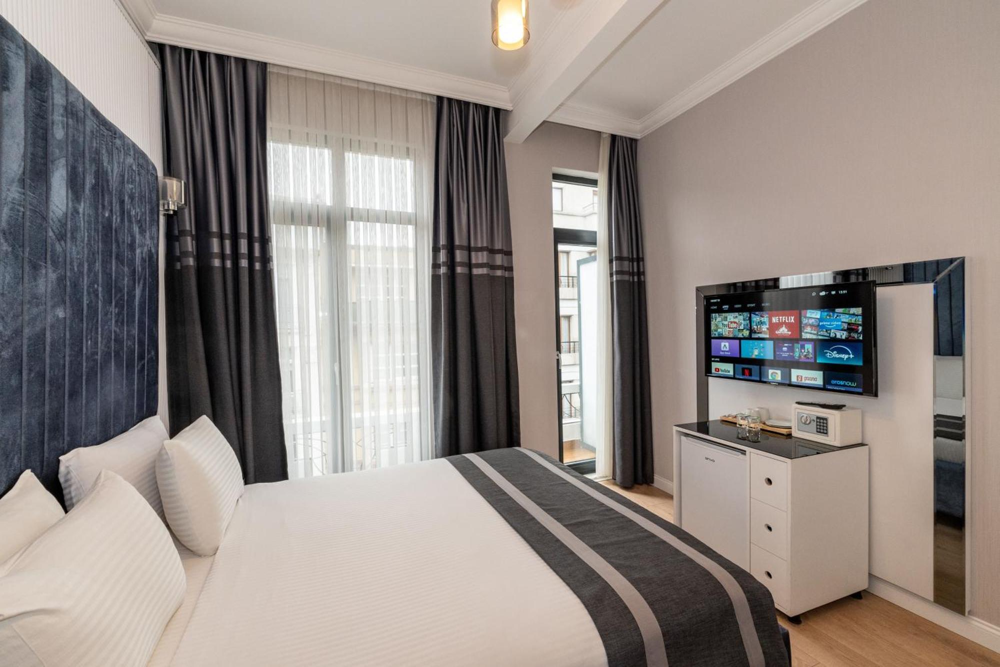 Hotel The Now *