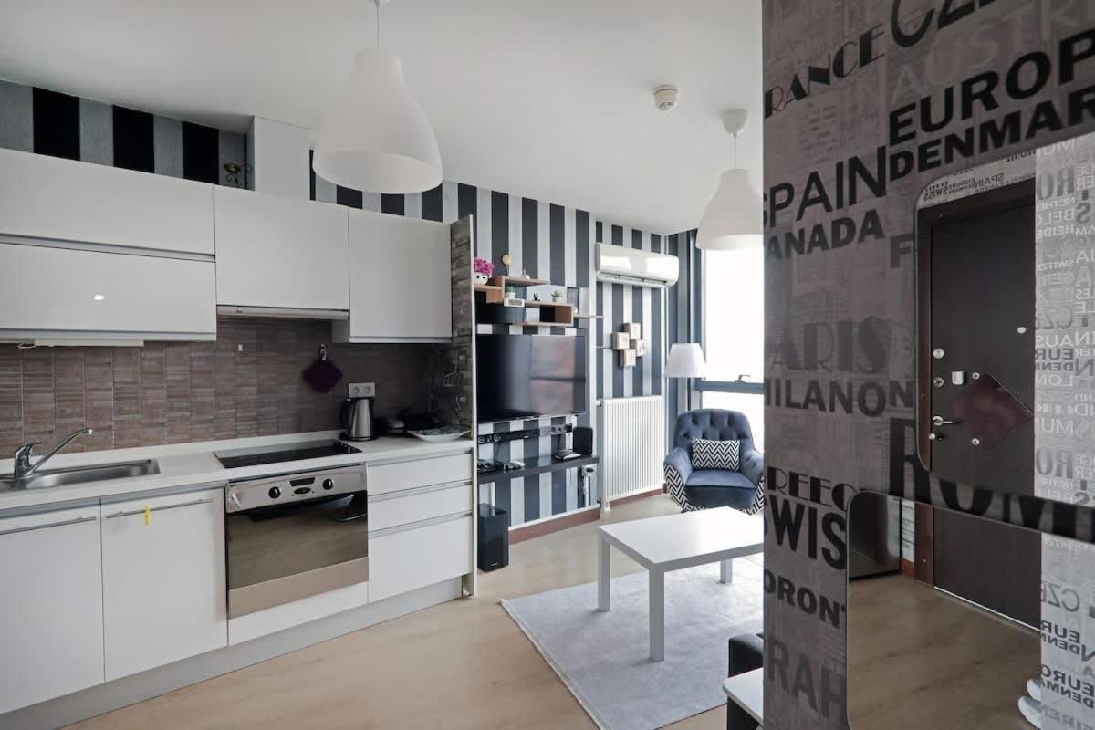 Cozy Family 2 Bedroom At Center Of Atasehir *
