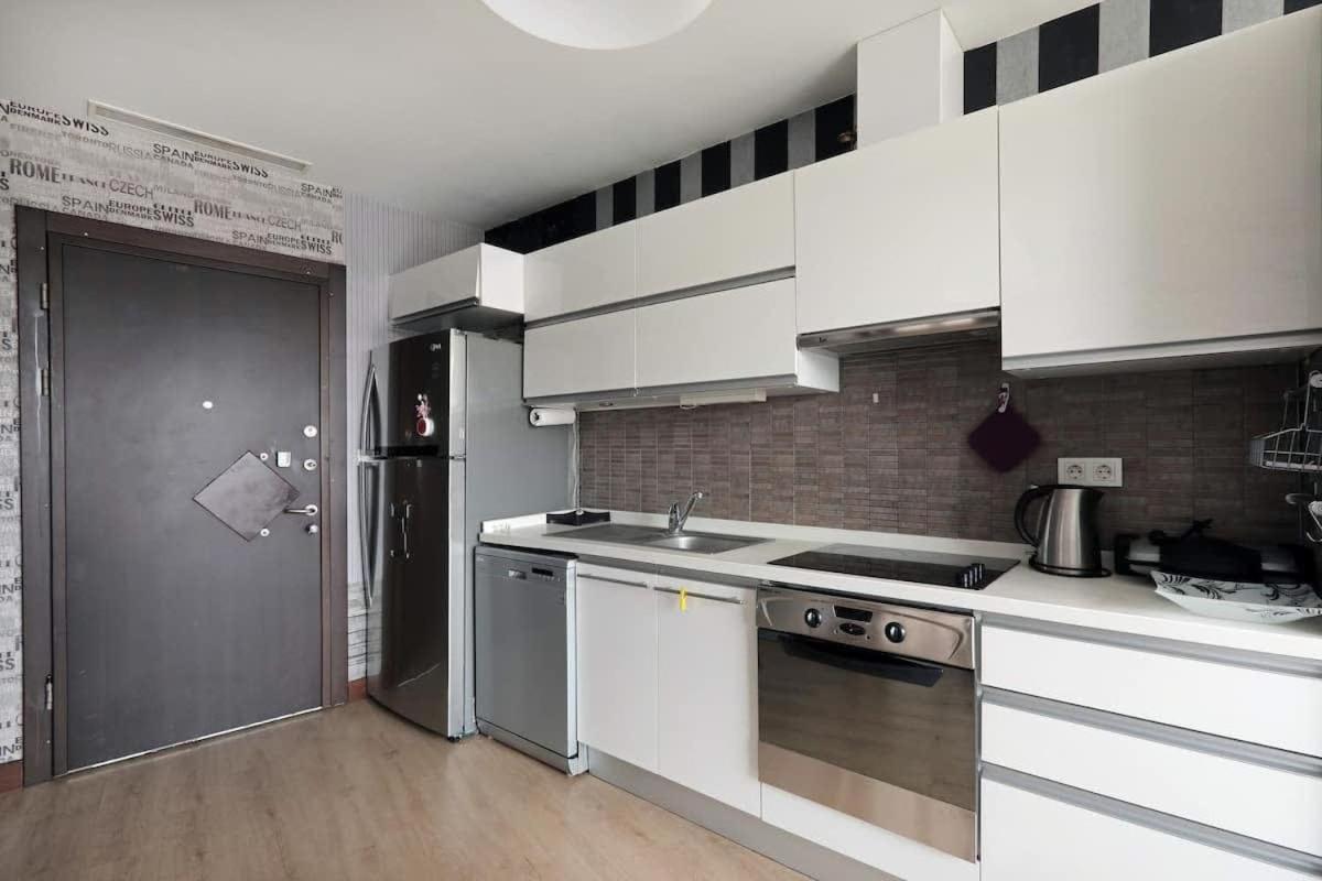 Cozy Family 2 Bedroom At Center Of Atasehir Istanbul