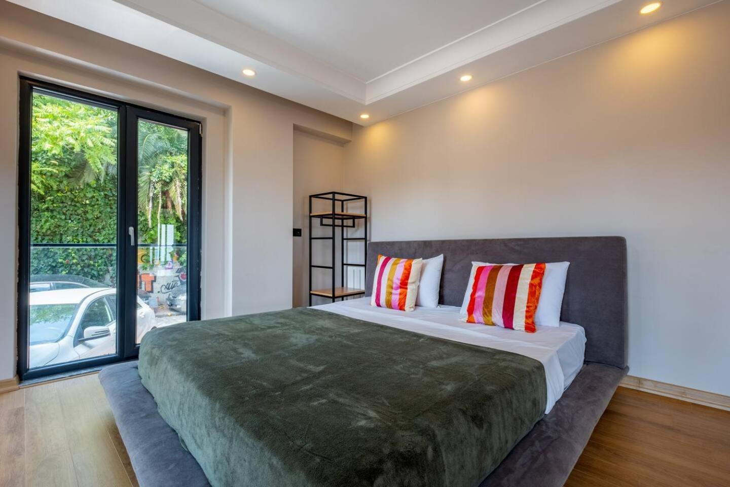 Bosphorus View With Two Bedrooms Apartment
